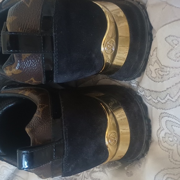 Size 8 LV - Picture 2 of 3